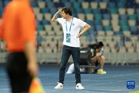 丝袜乱人伦
